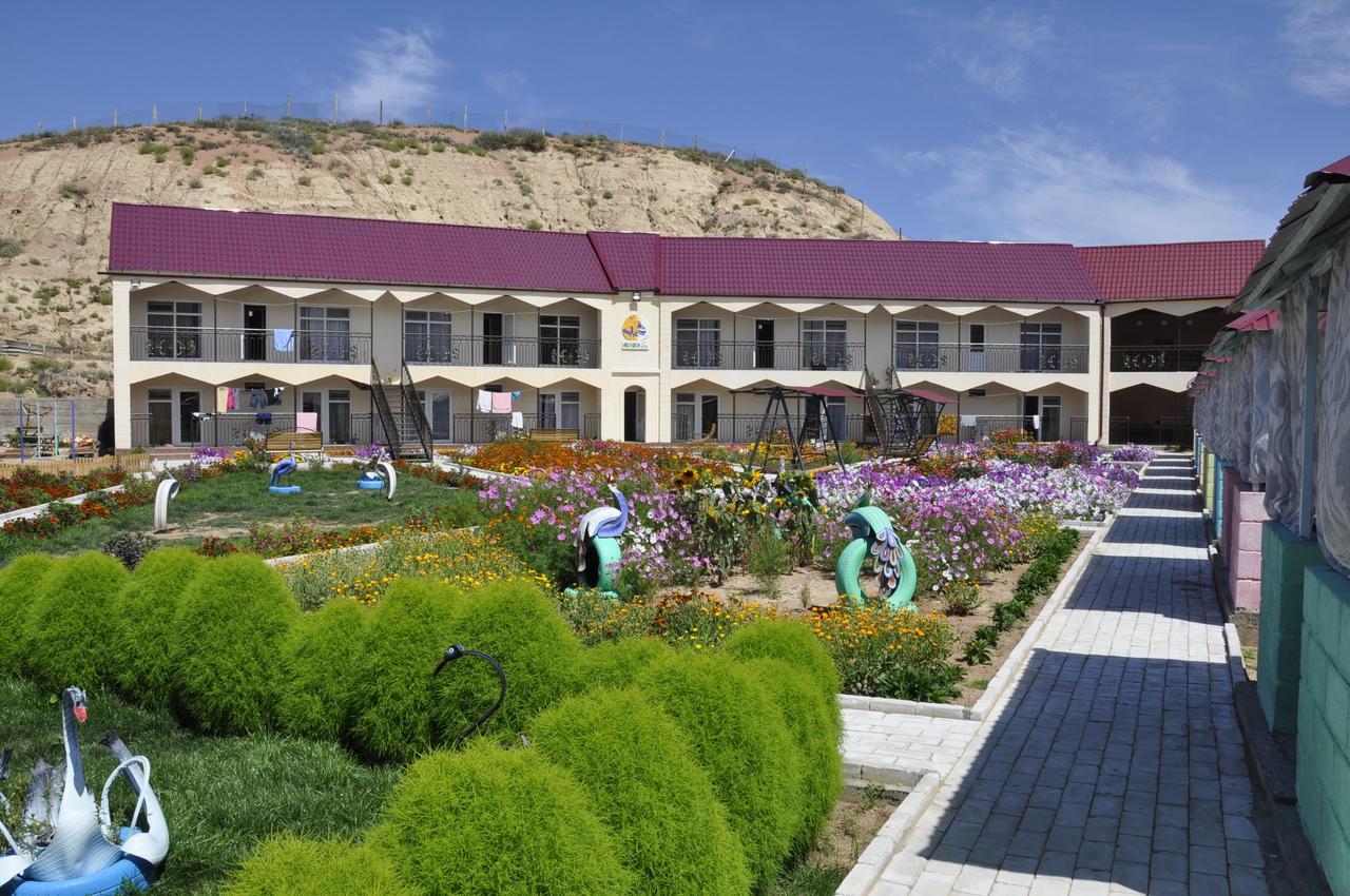 Hotel Natalia Kaji-Say Exterior foto